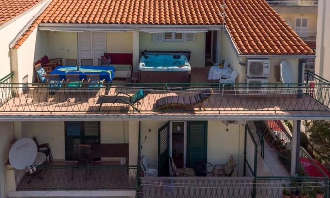 Gorinka Apartamento | Apartments Ribarević - 3Bedroom/Terrace & Sea View