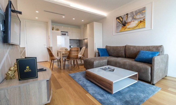 Novi Beograd Apartamento | Apartments Royal - Sakura Park