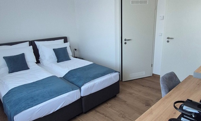 Sondelfingen Apartamento | Apartments Seibel double/twin room with bathroom