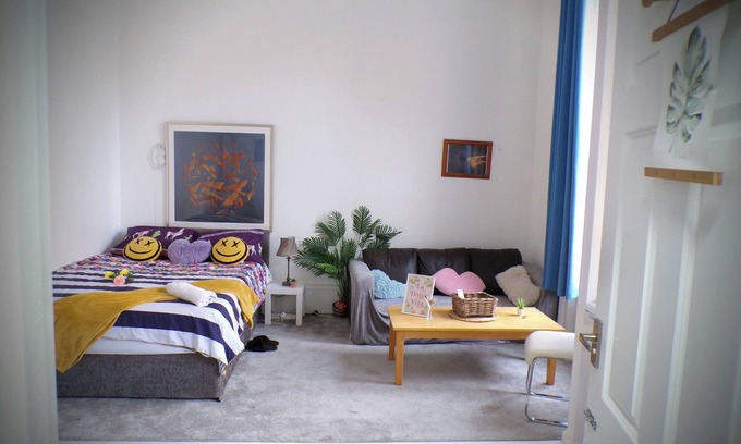 West Kensington Apartamento | ApartmentSleeps4-West Kensington-PetsOK-Parking