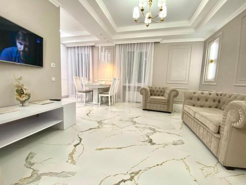Sukhinovka Apartamento | ApartPoltava NEW PALACE 2023 Вишукані апартаменти на Соборності Центр Готельні чеки