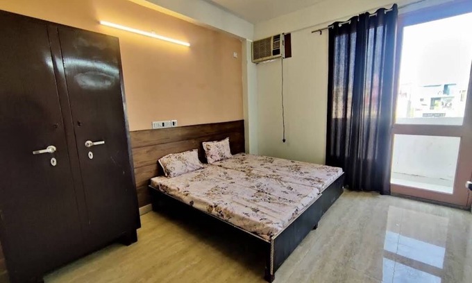 Udyog Vihar Apartamento | Apna Apartments