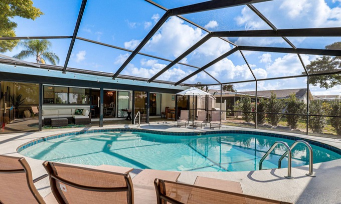 Apollo Beach Casa | Apollo Beach Oasis: Lanai + Heated Pool!
