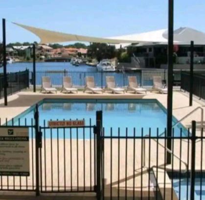 Halls Head Apartamento | Apollo Quays Resort Studio apartment with Kitchenette and shared jetty
