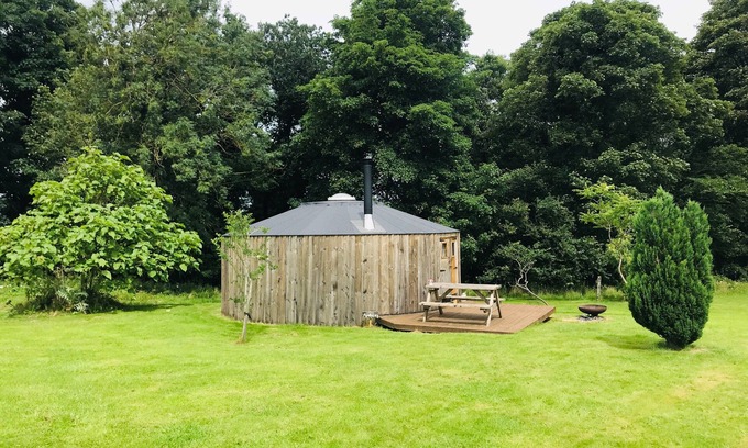 Guisborough Cabina | Apothecary yurt, a herbal retreat in field and woodland surroundings