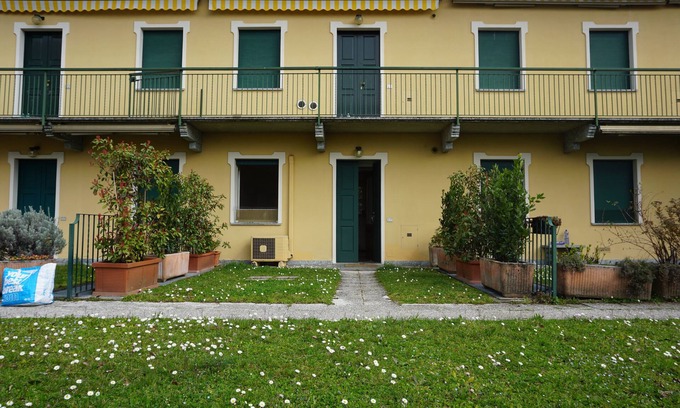 Bellagio Apartamento | Apartamento y jardín "CASINA", WI-FI gratuito, portón automático, garaje cubierto.