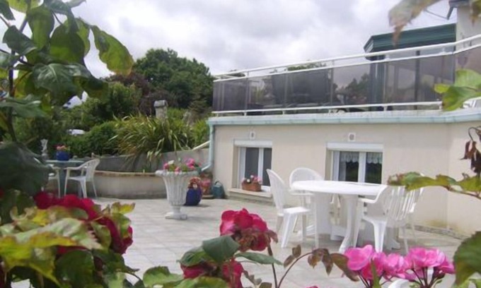 Ploubazlanec Apartamento | appart hermosa vista al mar, terraza con flores a 3 km de la isla de Brehat con spa