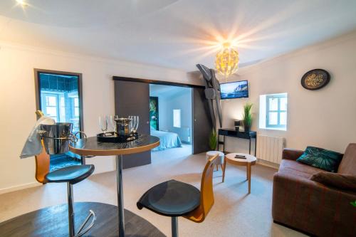 Tullins Apartamento | Appart'hôtel Premium Le Roitelet - Parking privé & Check-in Autonome