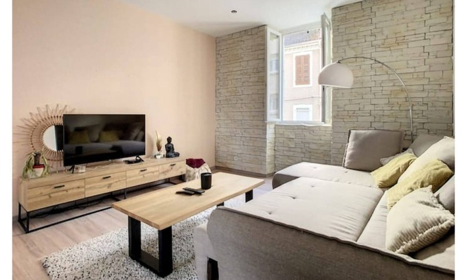Dufau-Tourasse Apartamento | Appart T2, 4 Places, à 5 Minutes du Centre Ville !