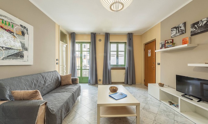 Alba Apartamento | diVino Apartamento: acogedor apartamento de 2 dormitorios en el corazón de Alba