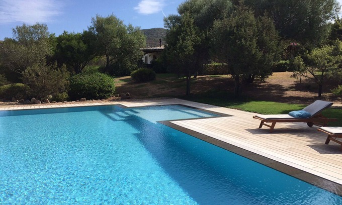 Baja Sardinia Apartamento | APPARTAMENTO CON PISCINA