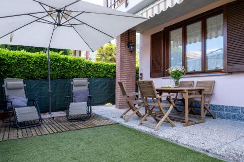 Porto Valtravaglia Apartamento | Appartamento Margherita