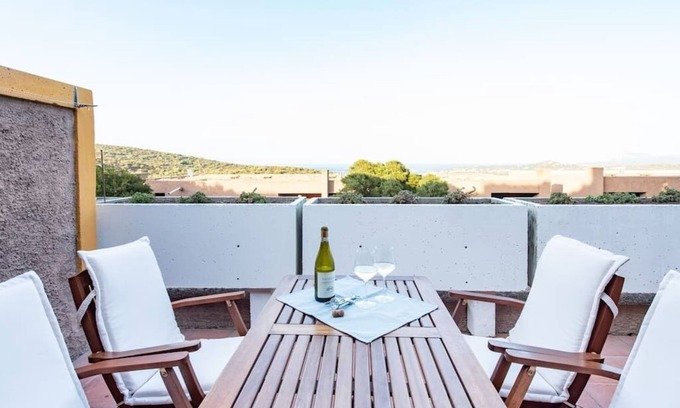 Cugnana Verde Apartamento | Appartamento Rena Bianca - the place to start for the most beautiful beaches