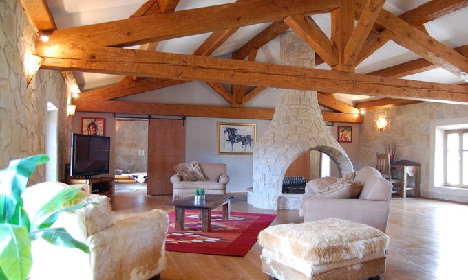Ampus Apartamento | Apparte en alquiler en la hermosa zona de Var. Piscina infinita y mini gol