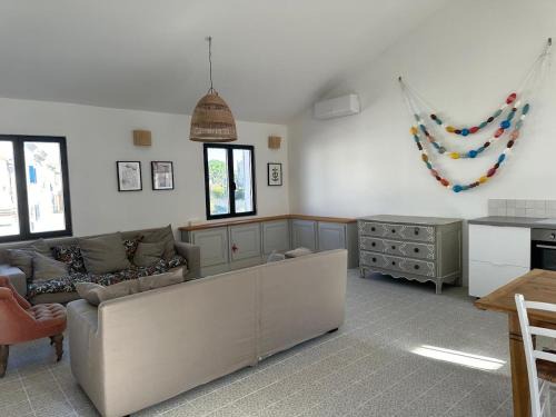 Saintes-Maries-de-la-Mer Apartamento | Appartement au cœur du village