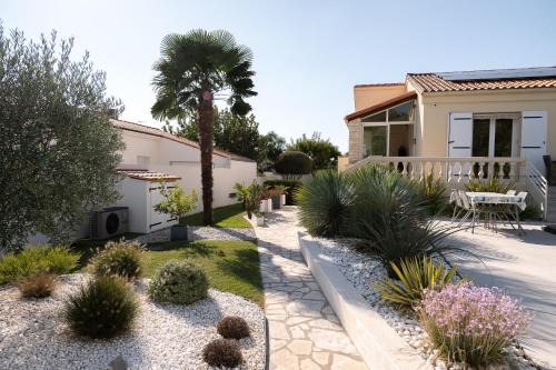 Saint-Georges-de-Didonne Apartamento | APPARTEMENT INDÉPENDANT 80M² DANS VILLA