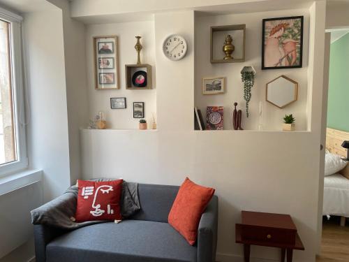 Saint-Symphorien-d'Ozon Apartamento | Appartement T2 meublé 2ter