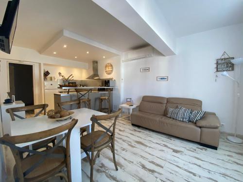 Saintes-Maries-de-la-Mer Apartamento | Appartement Le Méditerranéen à 300m de la plage et au centre des Saintes Maries de la Mer LOCAMARGUE
