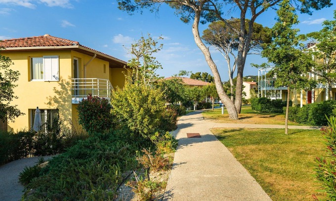Le Brusc Condominio | Appartement sur 2 étages pour 8 près de la plage