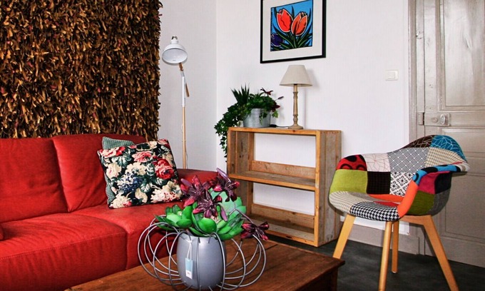 Chateauneuf-la-Foret Apartamento | Appartement Maison Tarrade. Dans le Centre Bourg