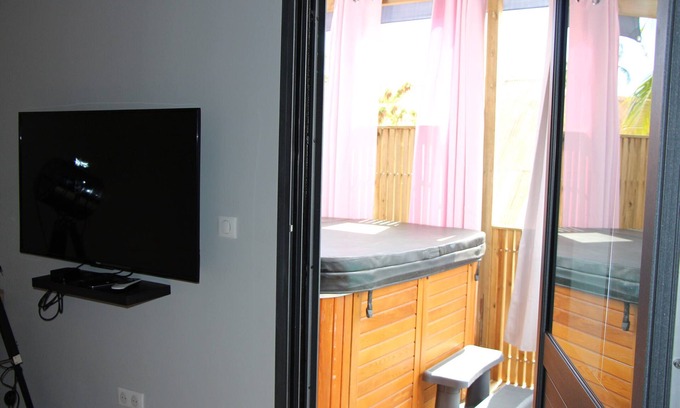 La Saline Les Bains Apartamento | Apartamento-Confortable-Baño con bañera-Vista a la Montana-TE FITI
