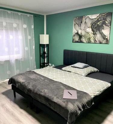Thiede Apartamento | Appartement 3 - geräumige Wohnung mit eigener Küche, Bad und Gartenblick