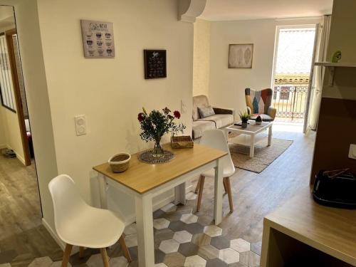 La Colle-sur-Loup Apartamento | Appartement 56m2 avec balcon en coeur de village
