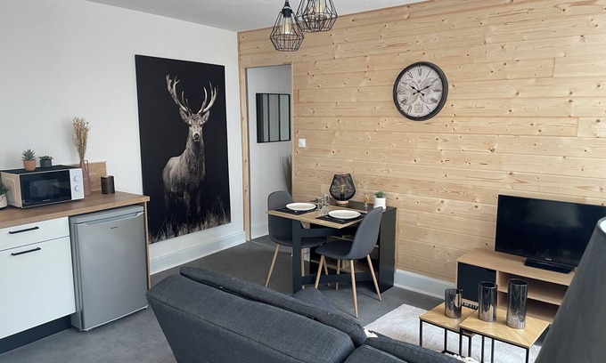 Bruyeres Apartamento | Appartement au Centre Ville