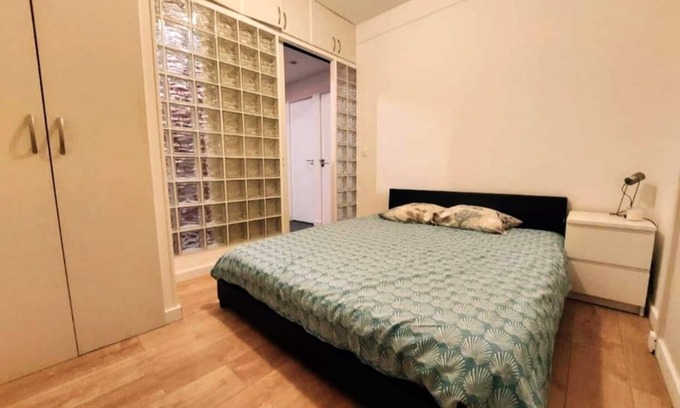 11th Arrondissement Apartamento | Appartement Avec Cour et Salle de Projection au Coeur de Ménilmontant