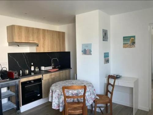 Chateau-d'Olonne Apartamento | Appartement charmant aux Sables-d'Olonne avec terrasse.