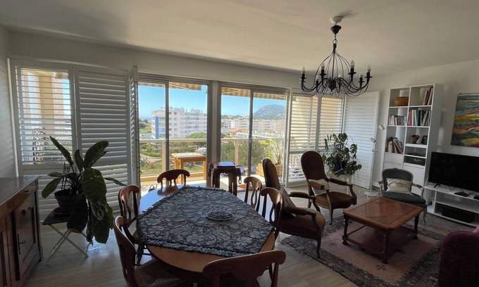 Les Sablettes Apartamento | Appartement Calme, Bien Situé, vue sur mer