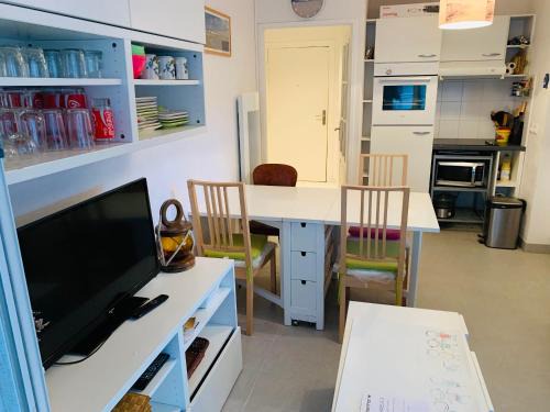 Fort-Mahon-Plage Apartamento | Appartement cosy proche plage avec balcon et parking - FR-1-482-75