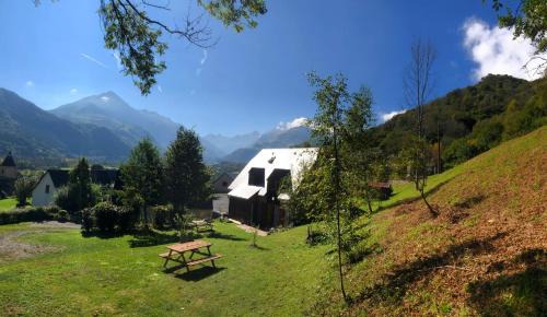 Aucun Apartamento | Appartement dans chalet avec jardin, vue montagne