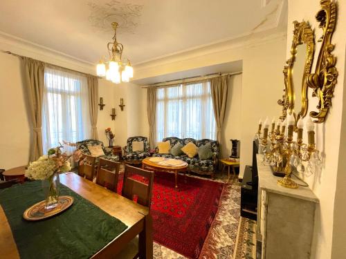 Algiers Apartamento | Appartement Dans Immeuble Haussmanien