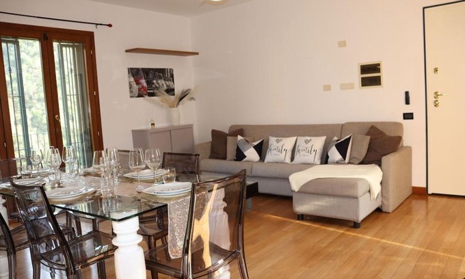 Cogoleto Apartamento | Appartement Dans un Terrain de Golf, 5 min de la mer en Voiture, Parking Gratuit