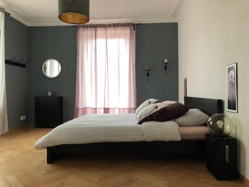 Le Locle Apartamento | Appartement Douces heures avec parking couvert privé