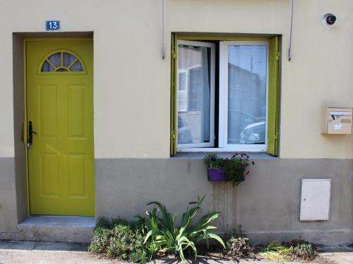 Toul Apartamento | Appartement Duplex Confortable au Cœur de Toul avec Parking, Climatisation et Proche Gare - FR-1-584-60