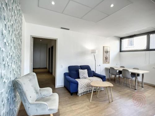 Lamalou-les-Bains Apartamento | Appartement F3 Climatisé PMR à 50m des Thermes avec Terrasse et Parking, Animaux Acceptés - FR-1-451-170