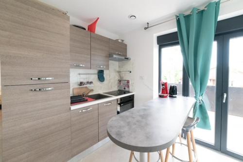 Meyzieu Nord Ouest Apartamento | Appartement Fashion Proche Stade Groupama , Eurexpo , LDLC Arena