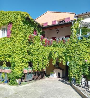 Courthezon Apartamento | Appartement