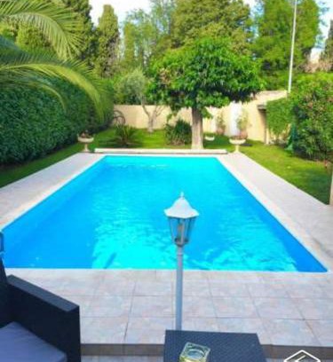 Miramas Apartamento | Appartement indépendant dans une villa