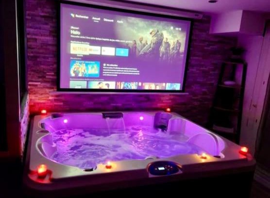 Toulouse West Apartamento | Appartement Love Room/Jacuzzi