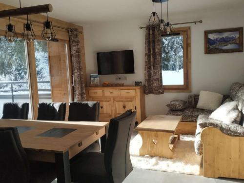 Les Saisies Apartamento | Appartement luxueux 3 pièces, spa privé, skis aux pieds - FR-1-810-21