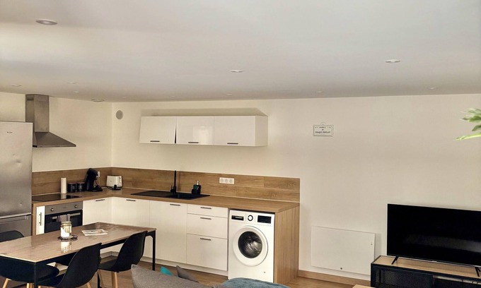 Etoile-sur-Rhone Apartamento | Appartement Plein Coeur Village