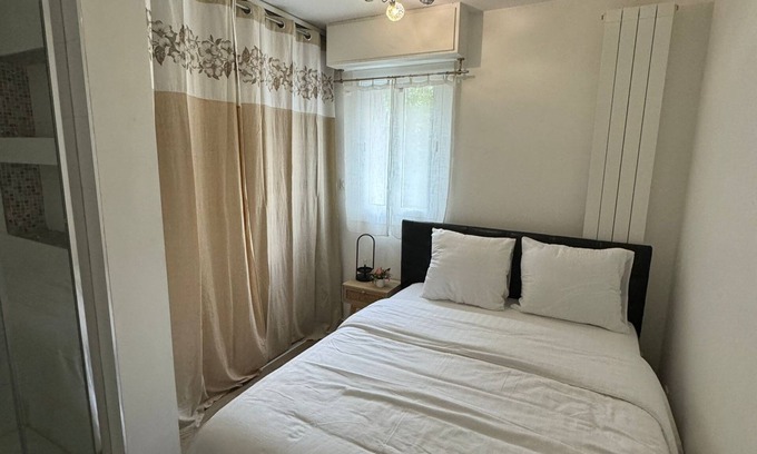 Hopitaux-Facultes Apartamento | Appartement Plan des 4 Seigneurs