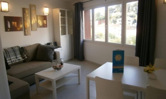 Le Lavandou Apartamento | Appartement Proche Plage Restaurants Commerces et Toutes Commodités au Calme