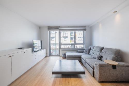 Sint-Jans-Molenbeek Apartamento | Appartement spacieux et confortable - 2 chambres - 4p - Garage
