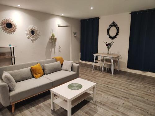 Centre Deux Apartamento | Appartement spacieux, hyper centre avec parking