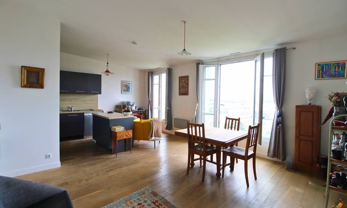 Suresnes Apartamento | Appartement Suresnes - 4 pax - View over Paris - Bright - Quiet