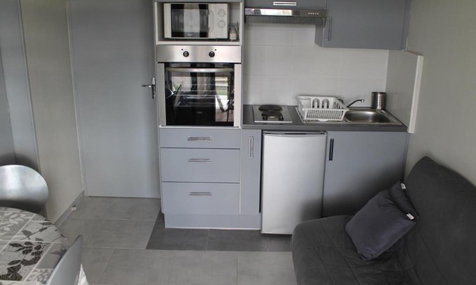 La Roche-Posay Apartamento | Appartement T2 avec terrasse à 100m des Thermes, Wi-Fi, proche centre de La Roche-Posay - FR-1-541-23